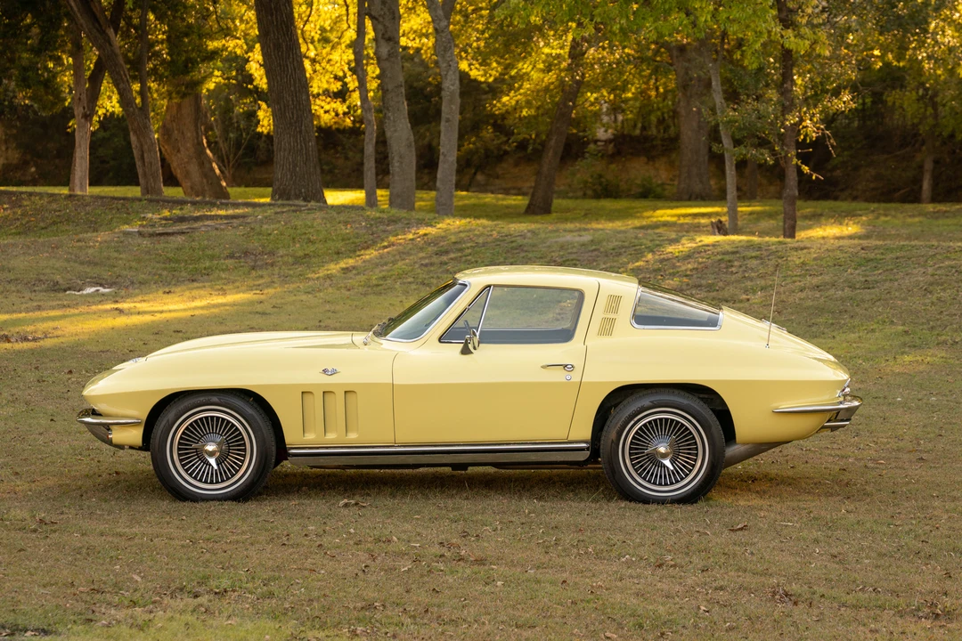 1965 Chevrolet Corvette C2 - Image 17 of 31