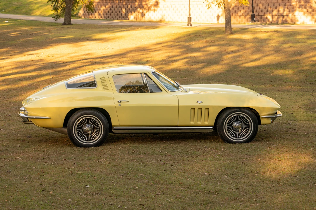 1965 Chevrolet Corvette C2 - Image 9 of 31