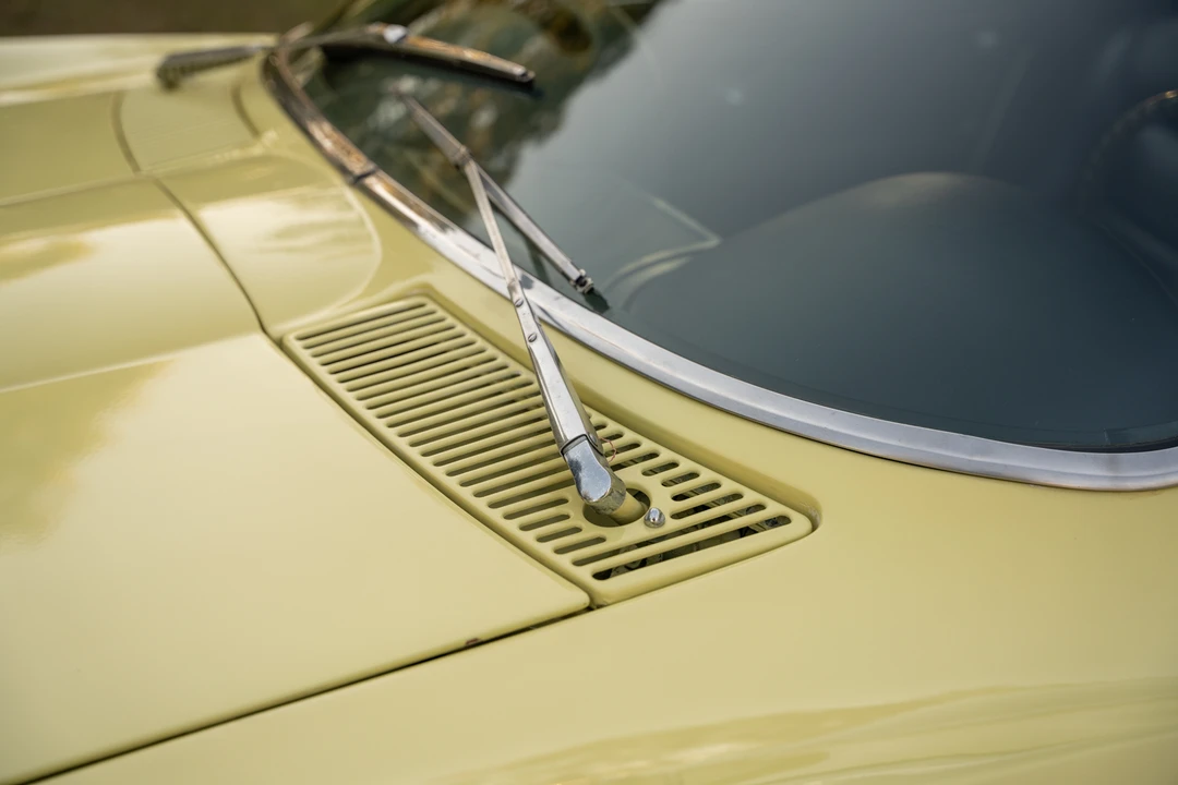 1965 Chevrolet Corvette C2 - Image 24 of 31
