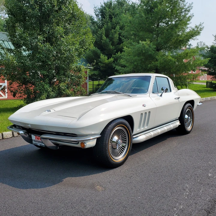 1965 Chevrolet Corvette C2 - Image 7 of 31