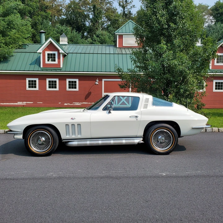 1965 Chevrolet Corvette C2 - Image 9 of 31
