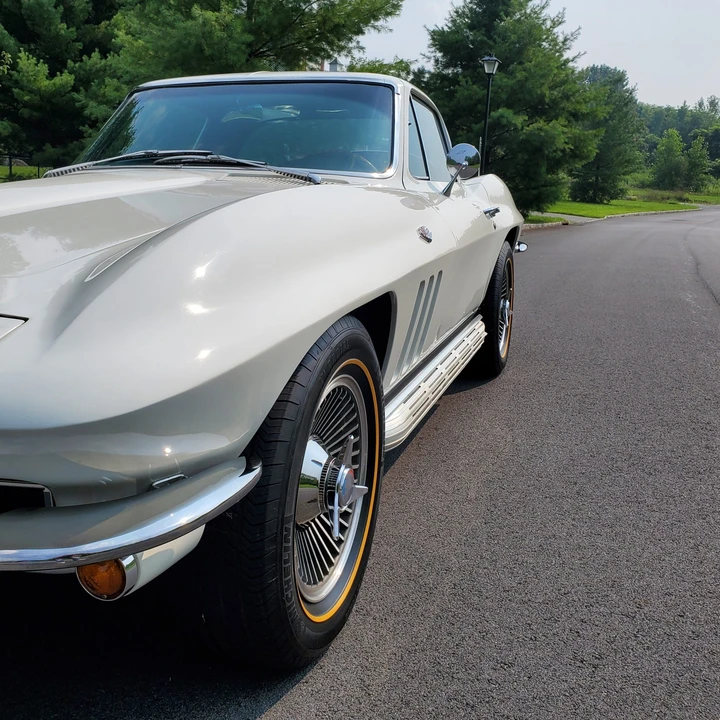 1965 Chevrolet Corvette C2 - Image 24 of 31