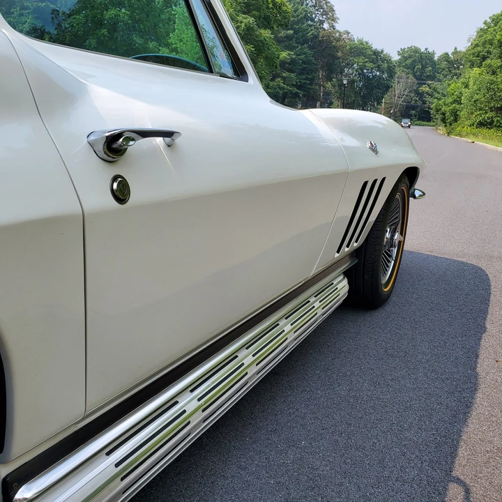 1965 Chevrolet Corvette C2 - Image 15 of 31