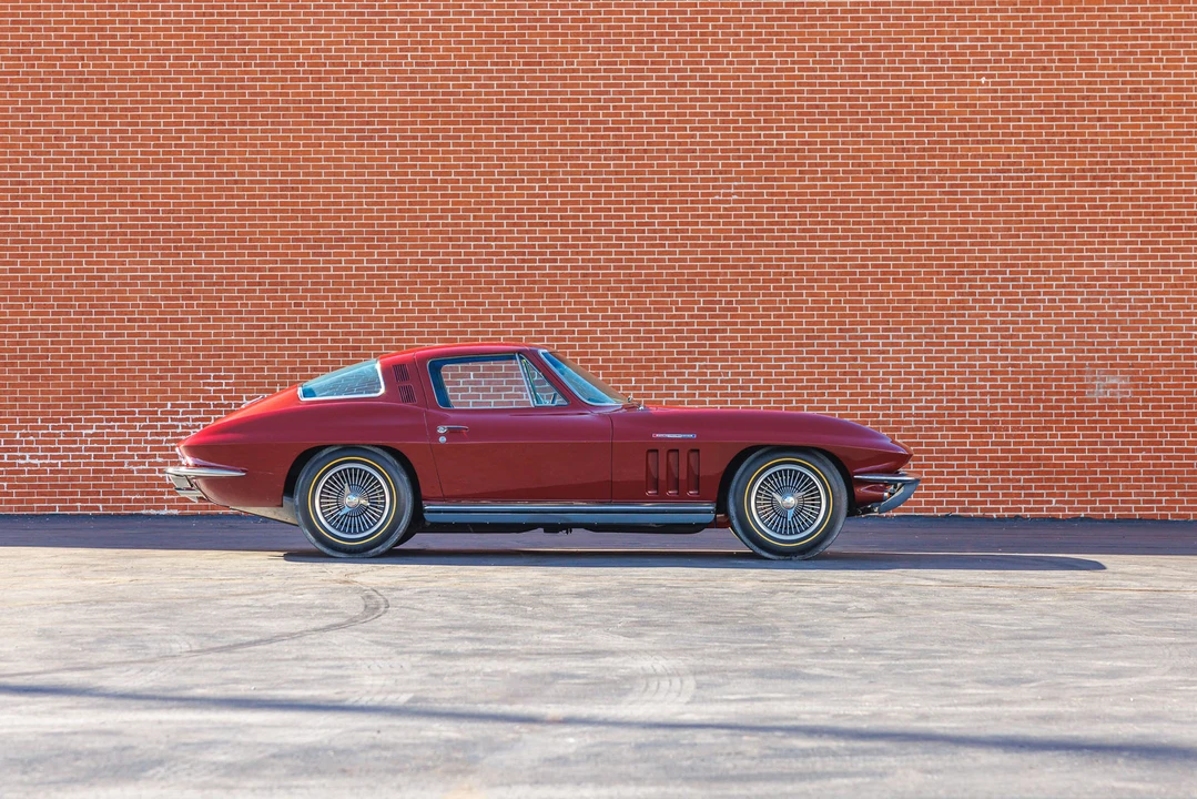 1965 Chevrolet Corvette C2 - Image 14 of 31