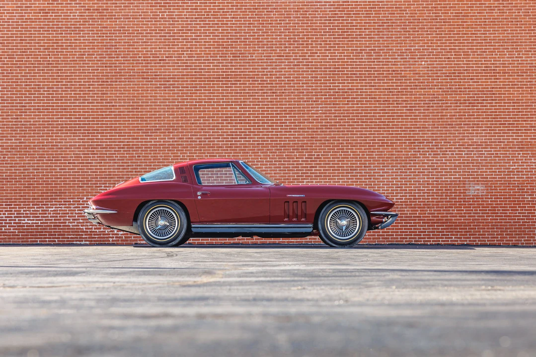 1965 Chevrolet Corvette C2 - Image 15 of 31