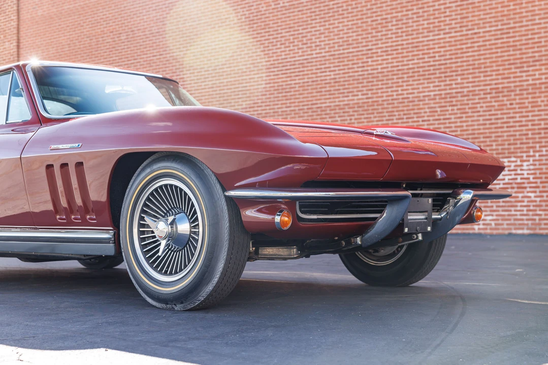 1965 Chevrolet Corvette C2 - Image 22 of 31