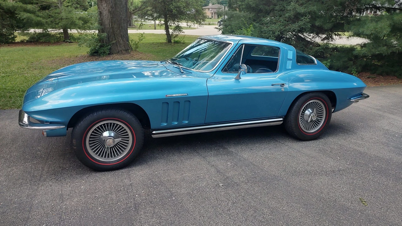 1965 Chevrolet Corvette C2 - Image 3 of 31