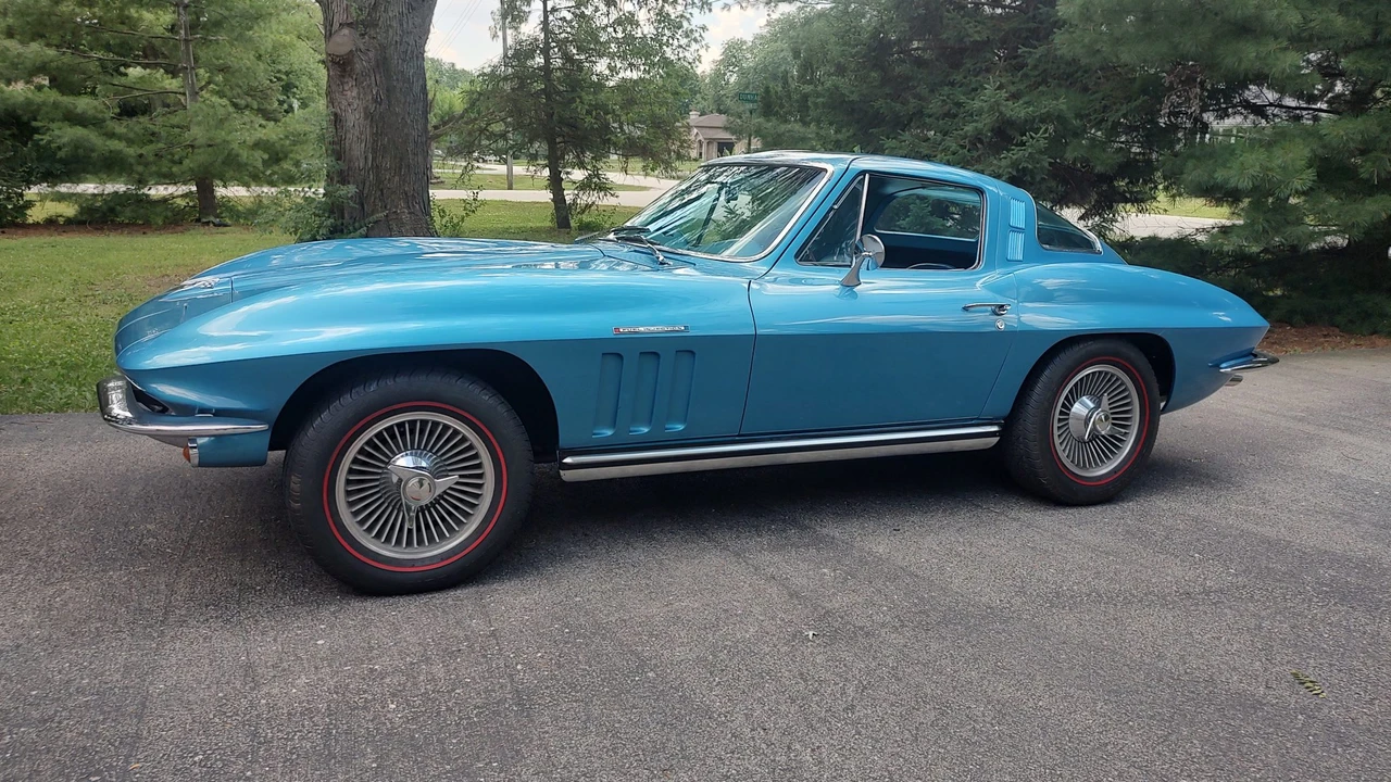 1965 Chevrolet Corvette C2 - Image 4 of 31