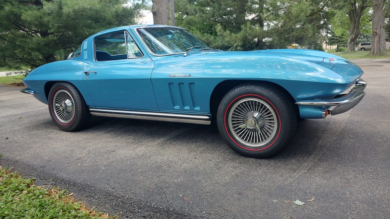 1965 Chevrolet Corvette C2 - Image 10 of 31