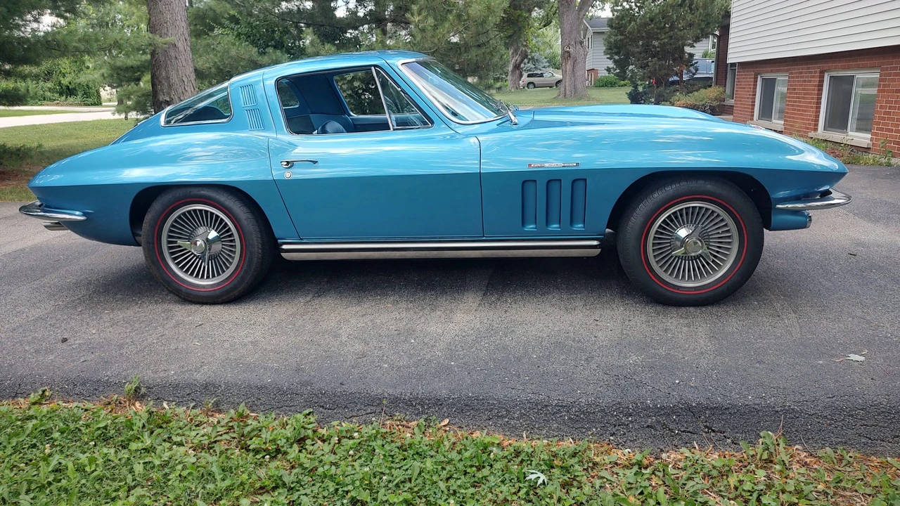 1965 Chevrolet Corvette C2 - Image 11 of 31