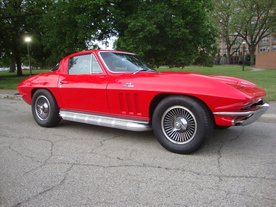 1965 Chevrolet Corvette C2 - Image 16 of 31