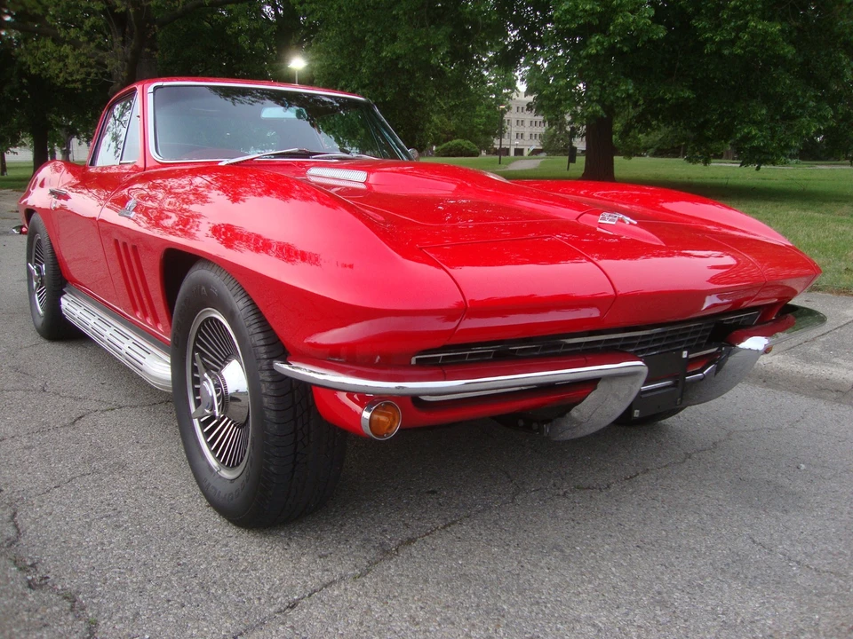 1965 Chevrolet Corvette C2 - Image 19 of 31