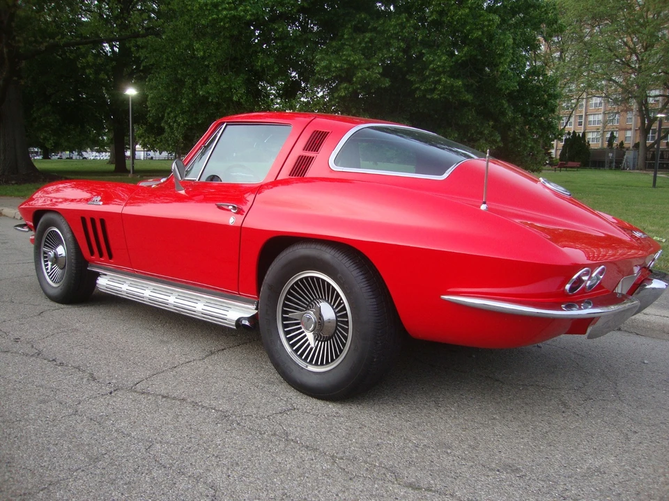 1965 Chevrolet Corvette C2 - Image 11 of 31