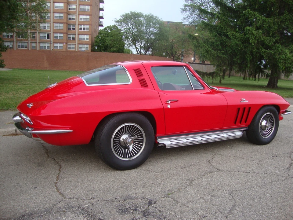 1965 Chevrolet Corvette C2 - Image 20 of 31