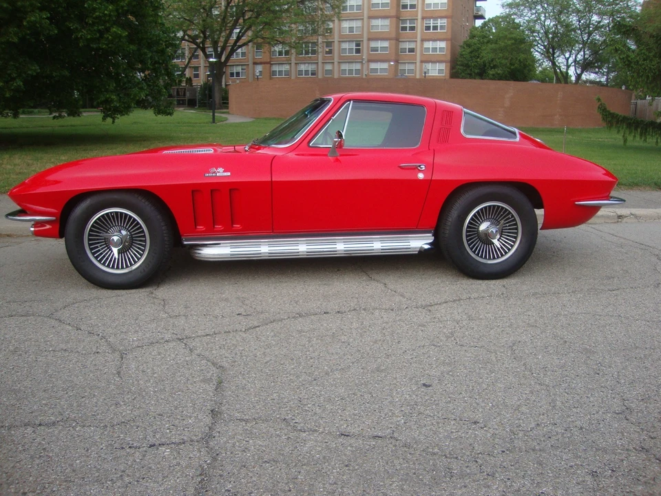 1965 Chevrolet Corvette C2 - Image 2 of 31