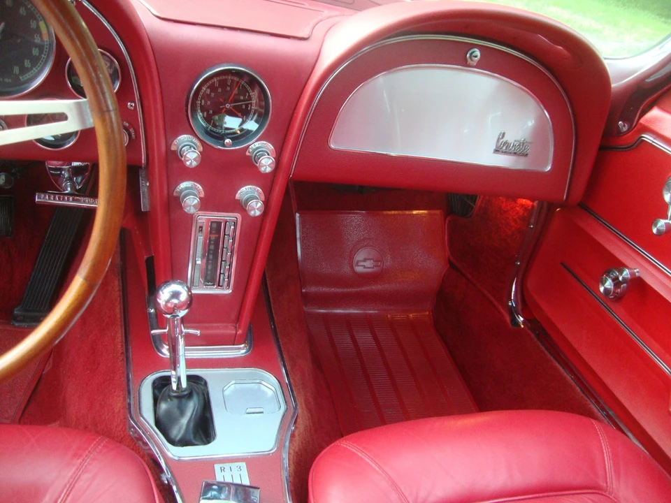 1965 Chevrolet Corvette C2 - Image 25 of 31