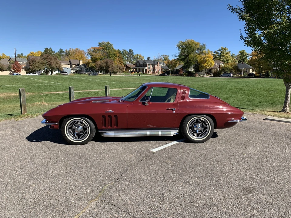 1965 Chevrolet Corvette C2 - Image 4 of 31