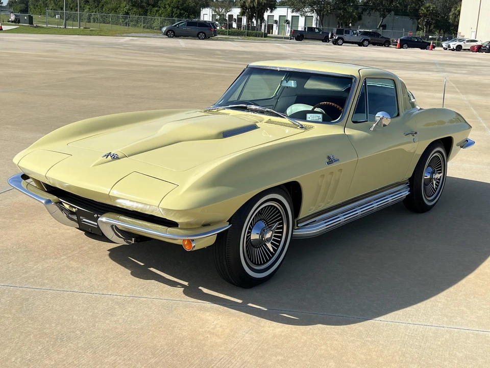 1965 Chevrolet Corvette C2 - Image 3 of 31