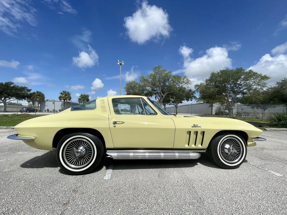 1965 Chevrolet Corvette C2 - Image 18 of 31