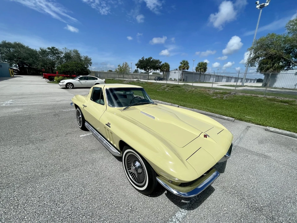 1965 Chevrolet Corvette C2 - Image 16 of 31