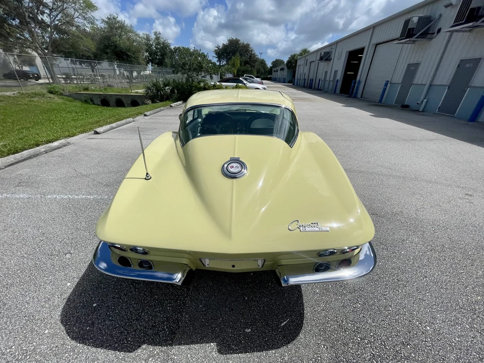 1965 Chevrolet Corvette C2 - Image 20 of 31