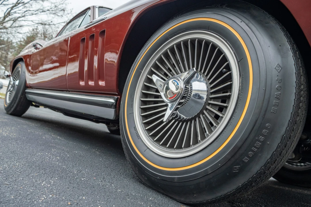 1965 Chevrolet Corvette C2 - Image 24 of 31