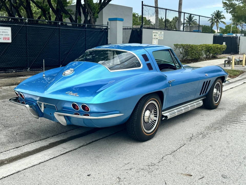 1965 Chevrolet Corvette C2 - Image 21 of 31