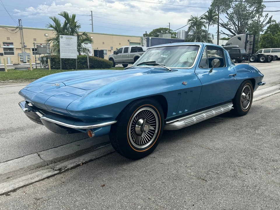 1965 Chevrolet Corvette C2 - Image 6 of 31