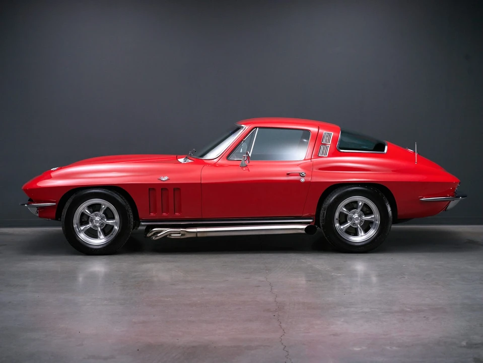 1965 Chevrolet Corvette C2 - Image 4 of 31
