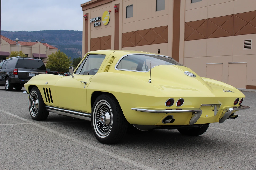 1965 Chevrolet Corvette C2 - Image 5 of 31