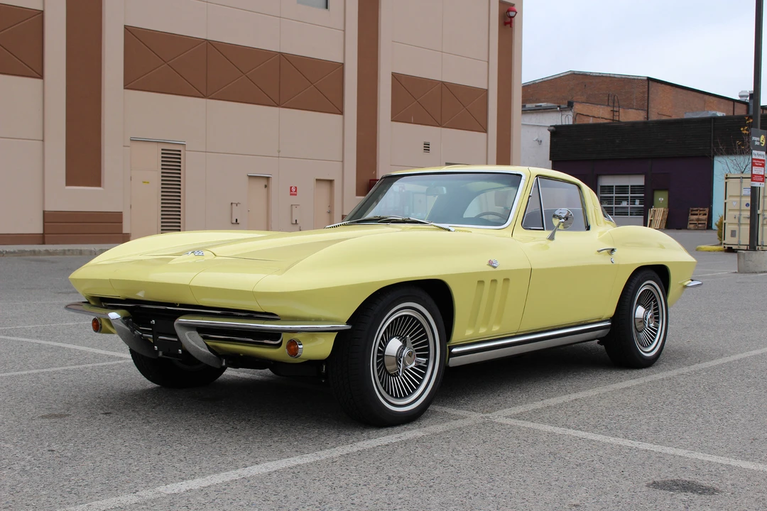 1965 Chevrolet Corvette C2 - Image 2 of 31