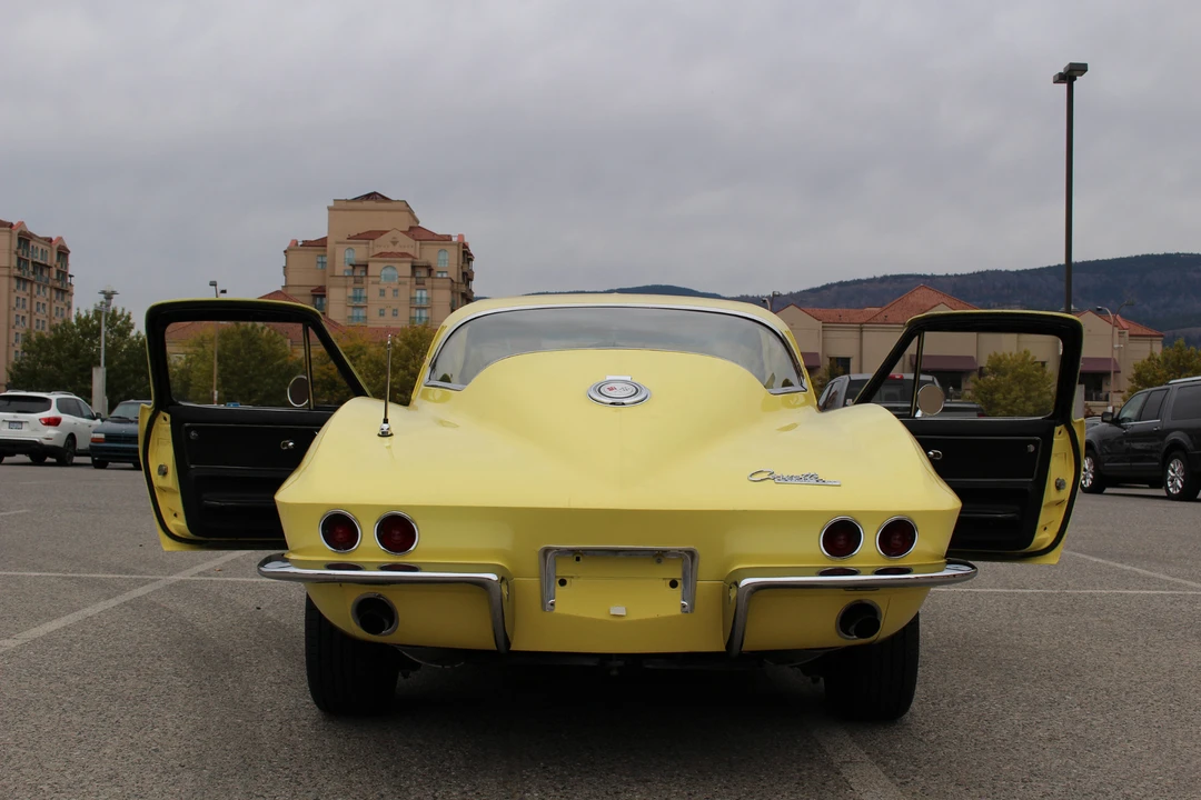 1965 Chevrolet Corvette C2 - Image 14 of 31