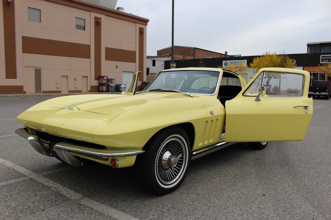 1965 Chevrolet Corvette C2 - Image 10 of 31