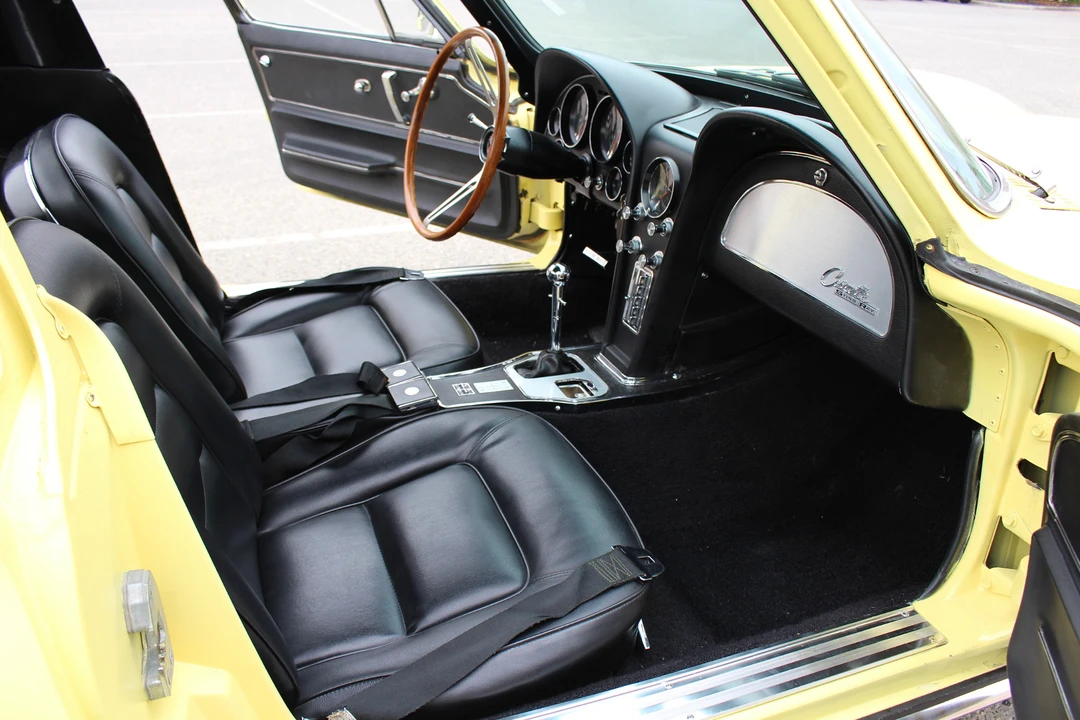 1965 Chevrolet Corvette C2 - Image 26 of 31