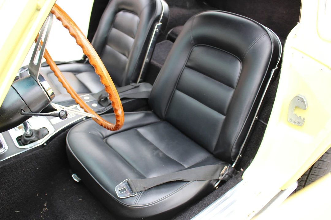 1965 Chevrolet Corvette C2 - Image 24 of 31
