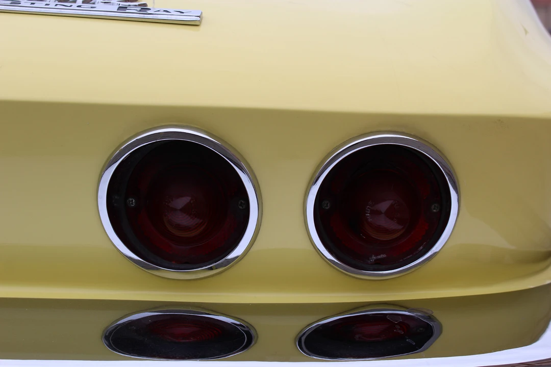 1965 Chevrolet Corvette C2 - Image 16 of 31
