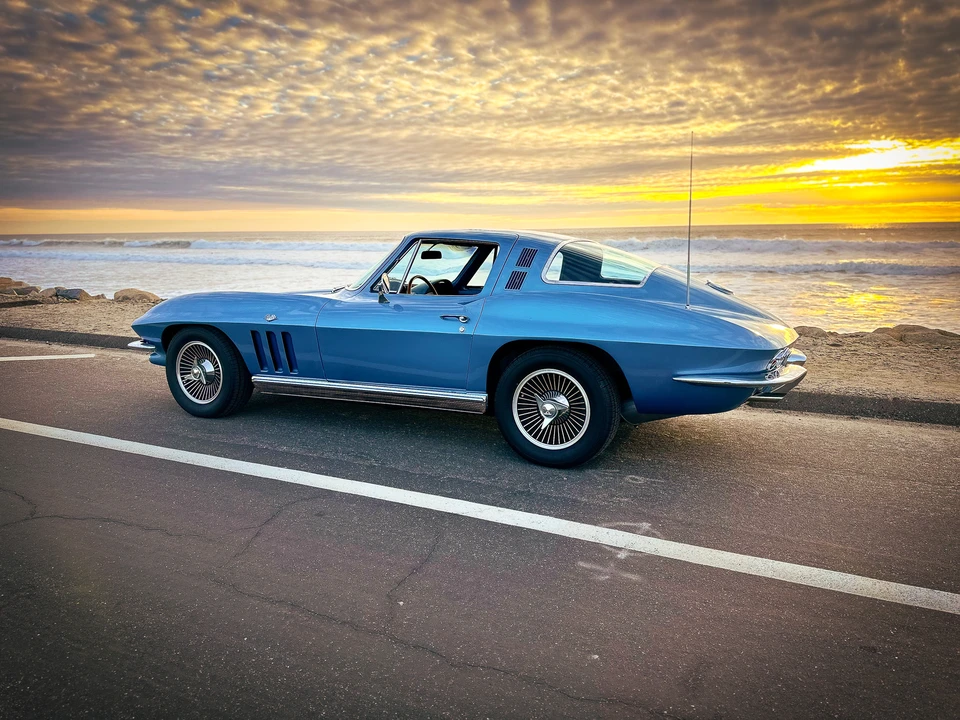 1965 Chevrolet Corvette C2 - Image 21 of 31