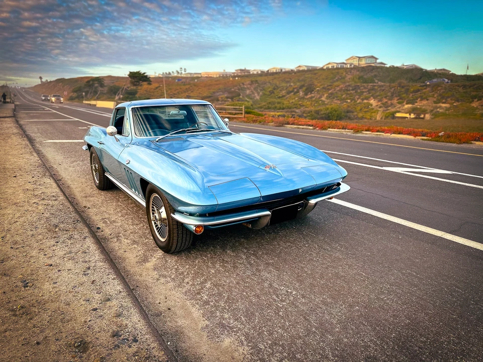 1965 Chevrolet Corvette C2 - Image 11 of 31