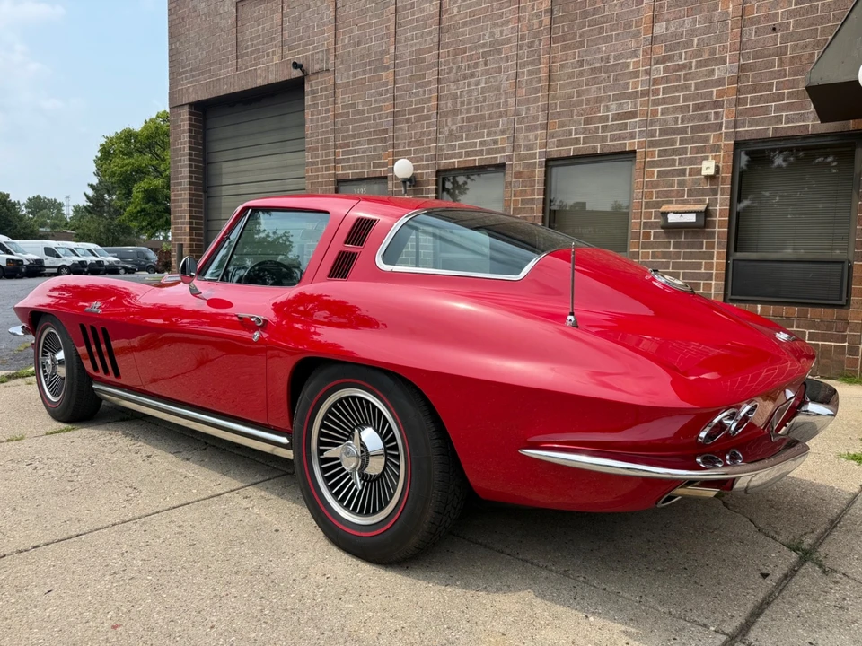 1965 Chevrolet Corvette C2 - Image 5 of 31
