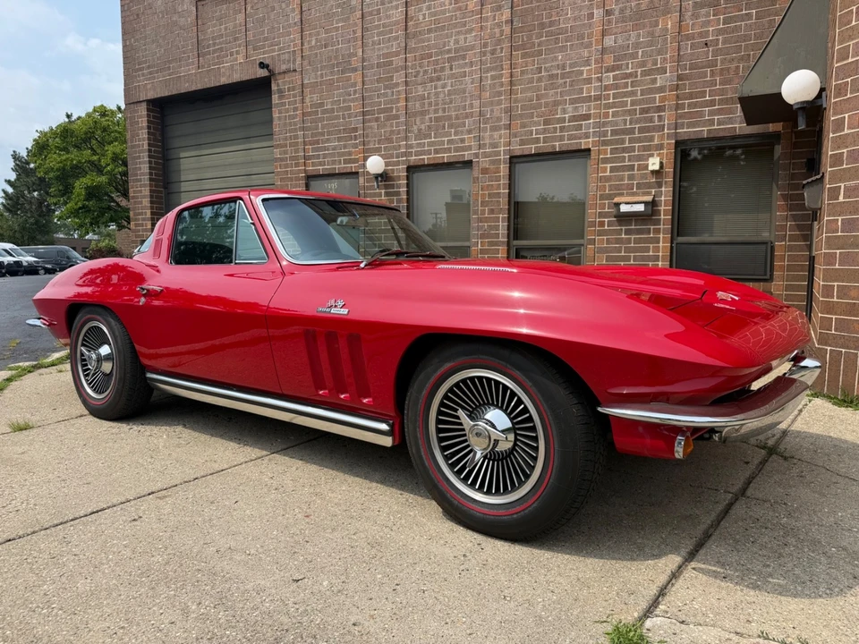 1965 Chevrolet Corvette C2 - Image 16 of 31