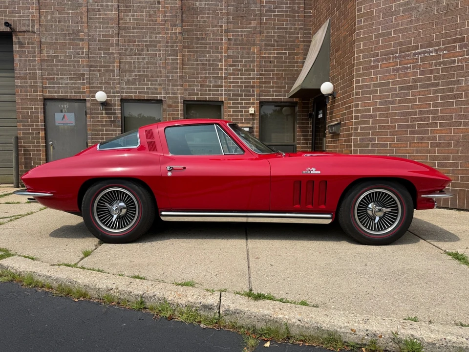 1965 Chevrolet Corvette C2 - Image 14 of 31