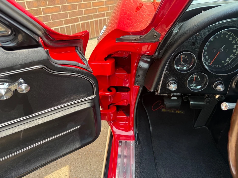 1965 Chevrolet Corvette C2 - Image 26 of 31