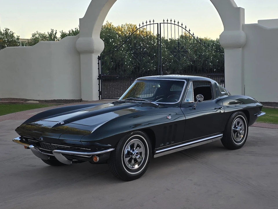 1965 Chevrolet Corvette C2 - Image 6 of 31