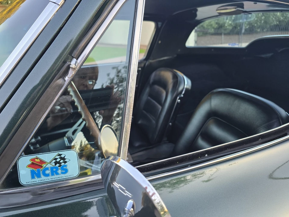 1965 Chevrolet Corvette C2 - Image 22 of 31