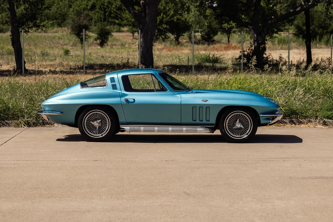 1965 Chevrolet Corvette C2 - Image 14 of 31