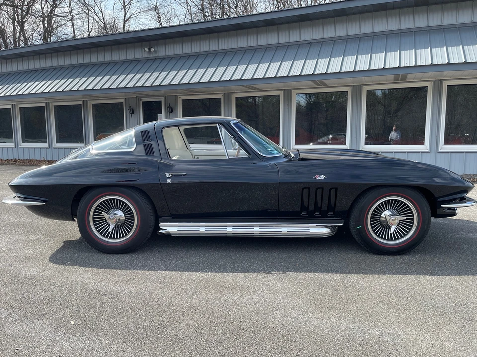 1965 Chevrolet Corvette C2 - Image 10 of 31