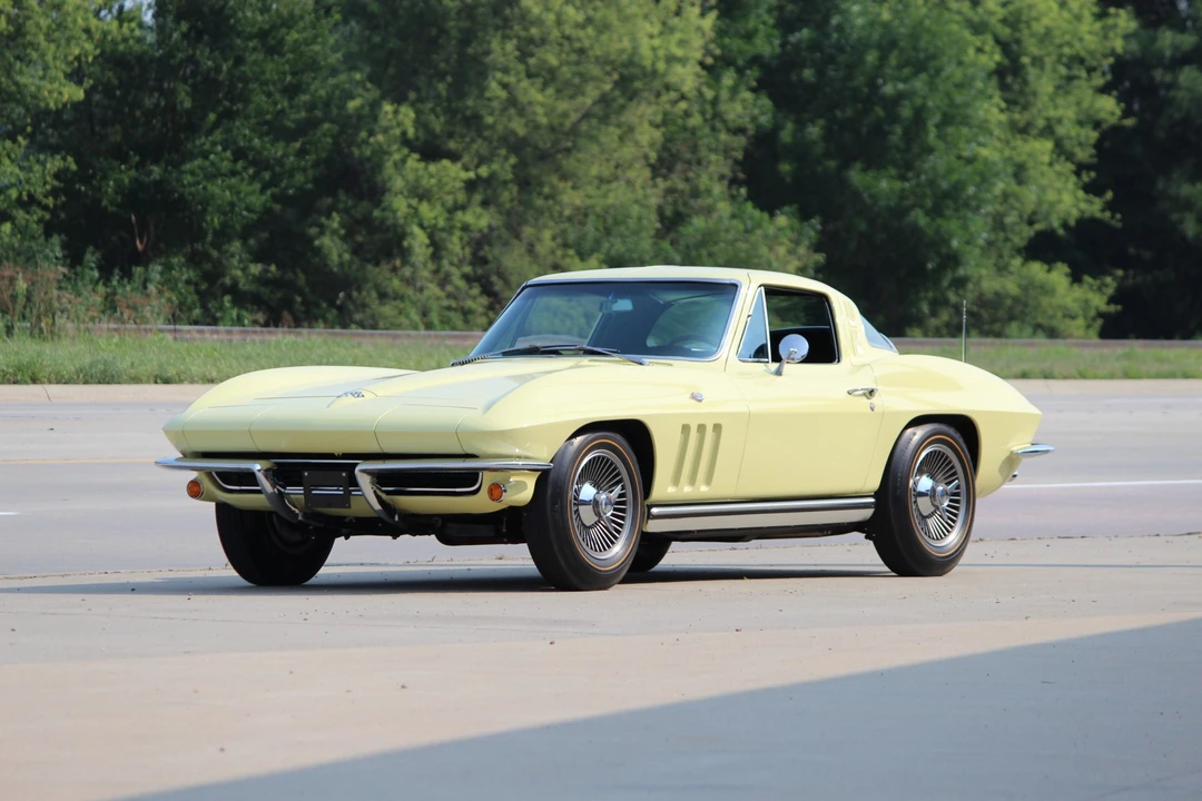 1965 Chevrolet Corvette C2 - Image 24 of 31