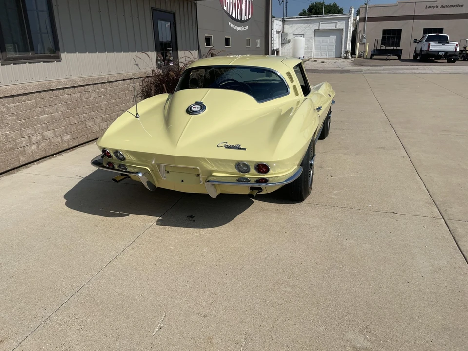 1965 Chevrolet Corvette C2 - Image 17 of 31