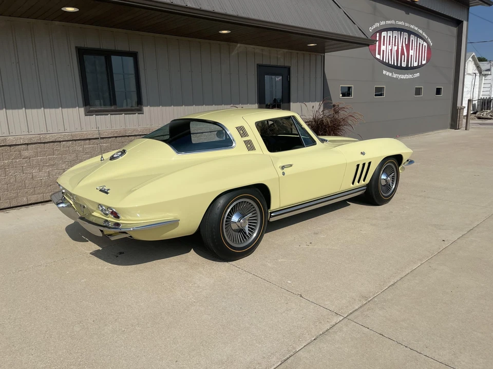 1965 Chevrolet Corvette C2 - Image 20 of 31