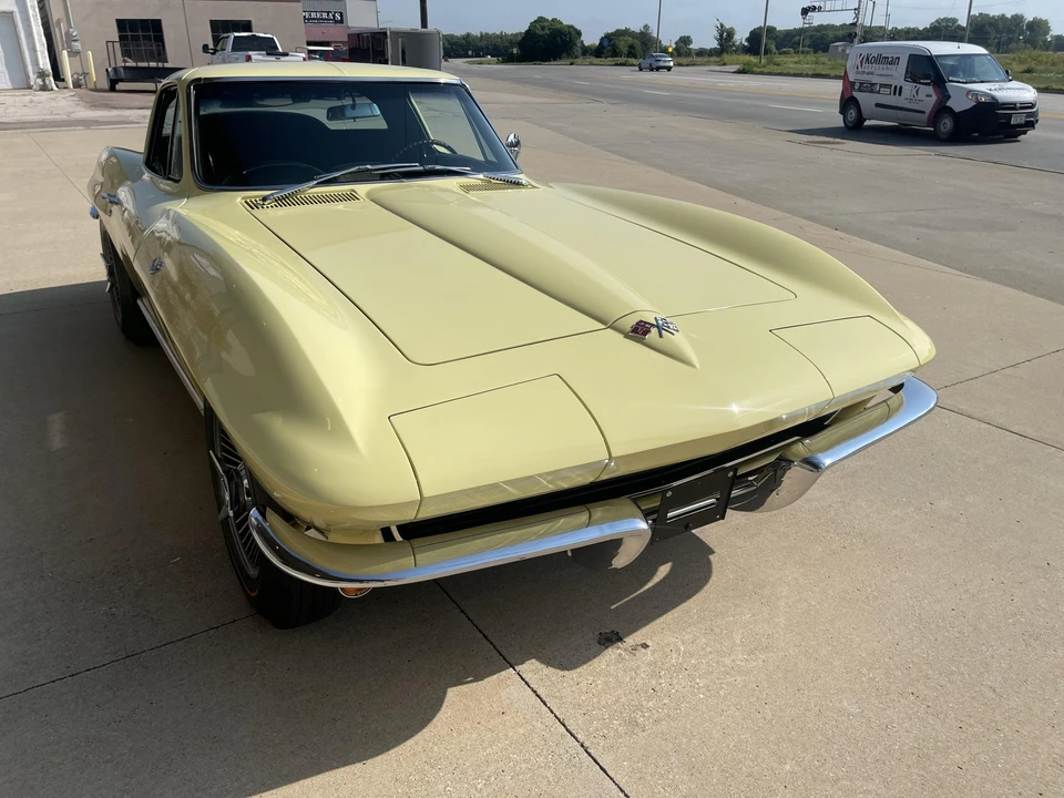 1965 Chevrolet Corvette C2 - Image 3 of 31